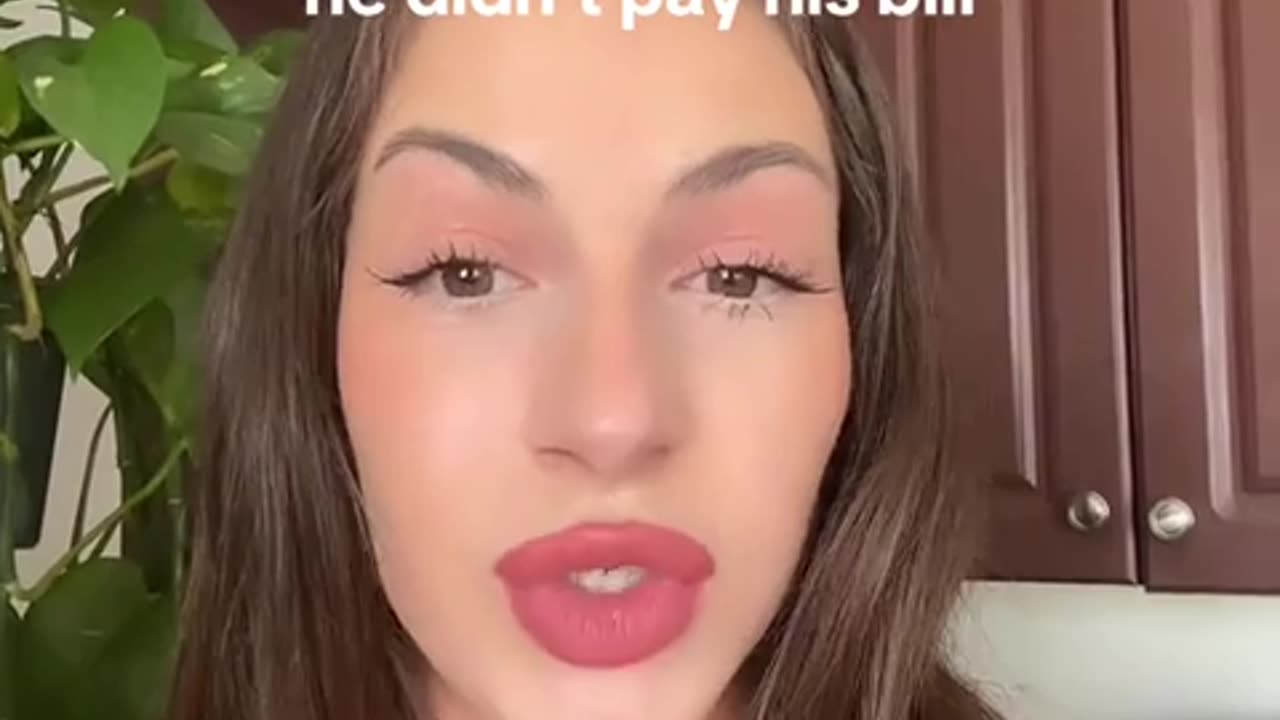 🤣💸 She Served Jeff Bezos & Was Disappointed by the Tip! | FunFM