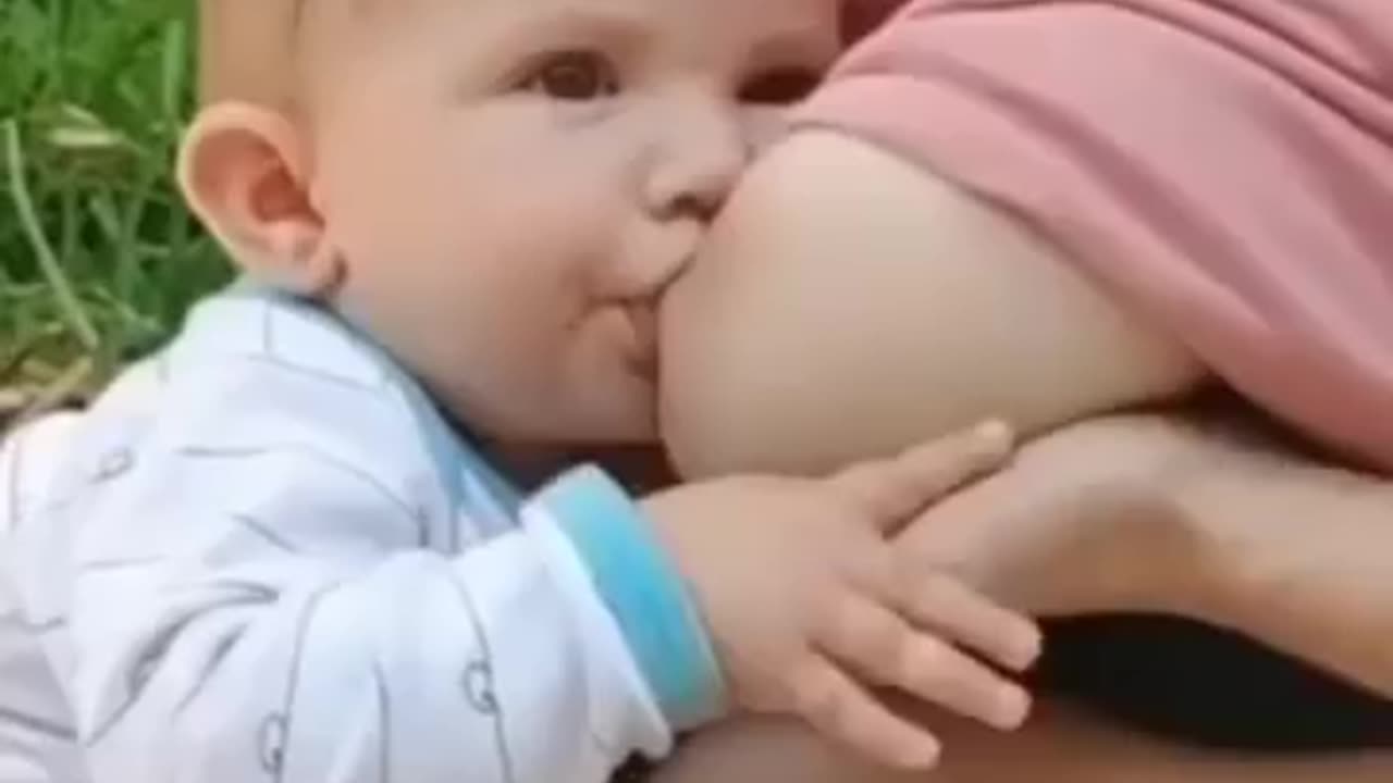 Georgius mother brest feeding