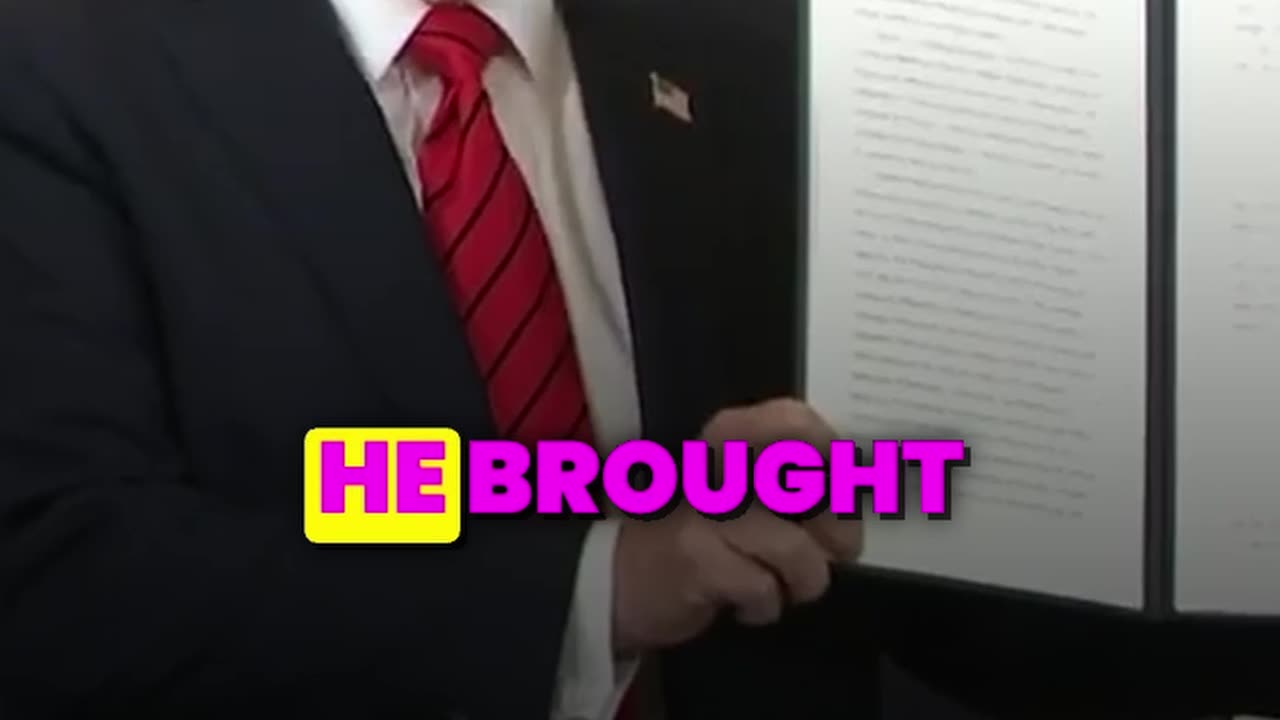 Trump’s Desk Moment Sent the Left Into Meltdown—And He Knew It