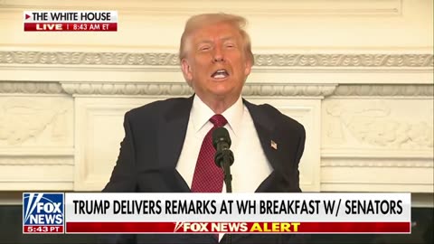 🟢 President Trump Cracks Up The Entire Room Roasting JD Vance!