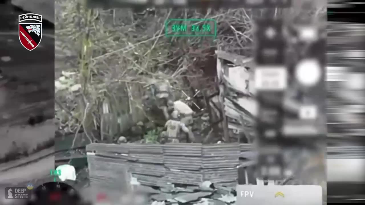 🇺🇦 SOF operators showed footage of clearing the northern outskirts of Loknya