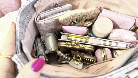 🌸 What's in my Coquette Girly Bag 🌸
