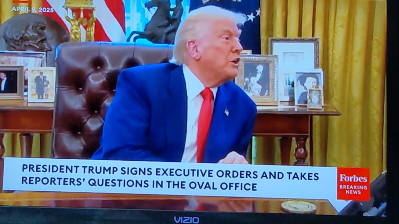 Trump & Given Gretch Make Love in Oval Office