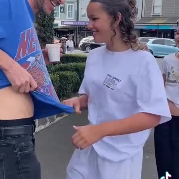 Fathers 🤝 embarrassing their teenage kids.😂🤣