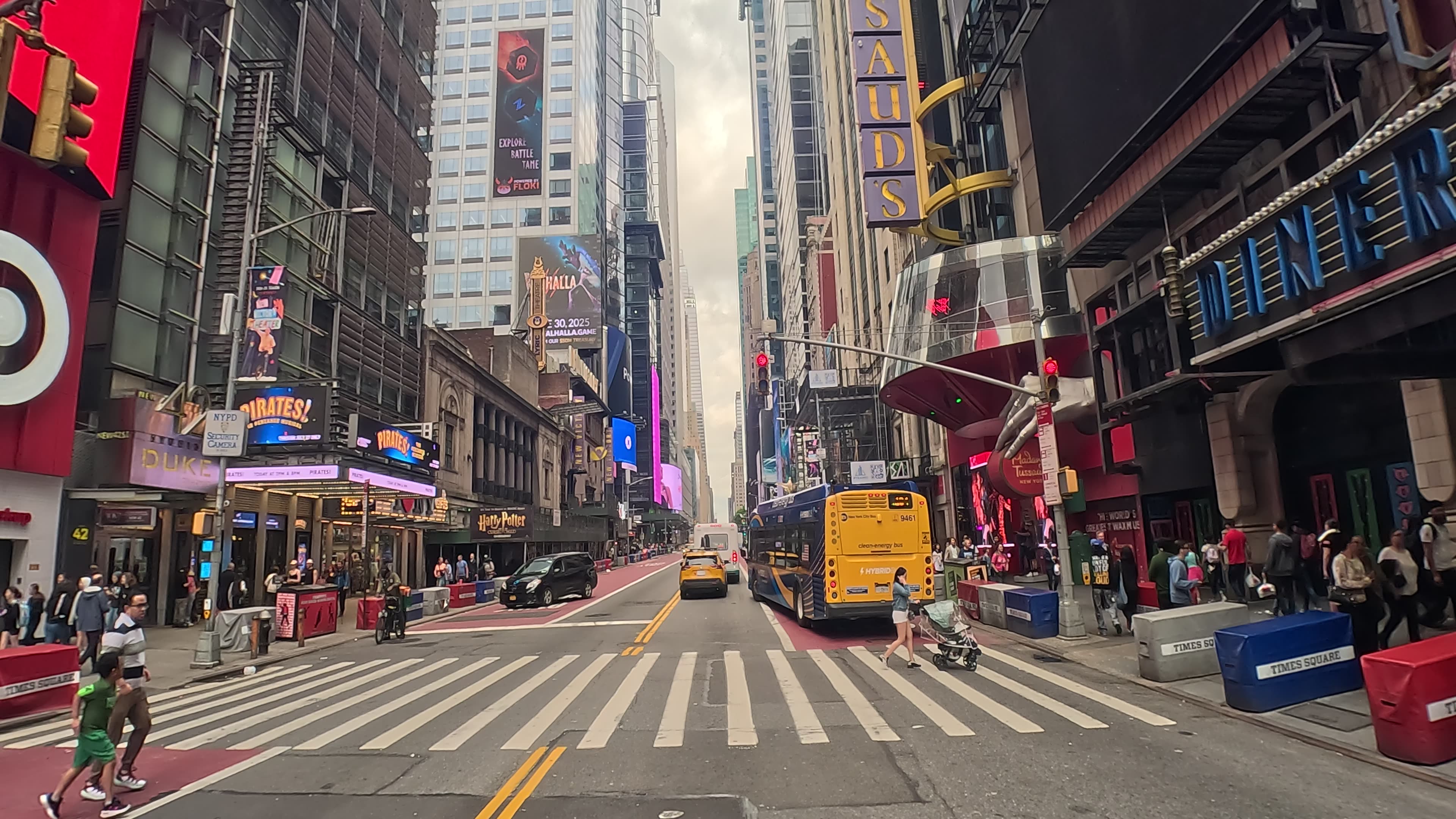 4K Driving on in New York City NYC Time Square 42 St Street Manhattan West to East Side Daytime ASMR