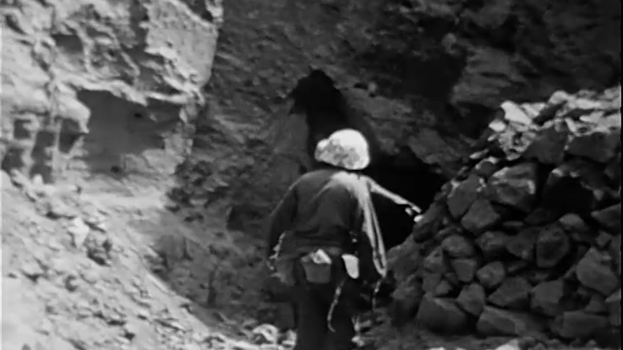 Capture of prisoners on Iwo Jima - Capture of prisoners on Iwo Jima - 428-npc-8680