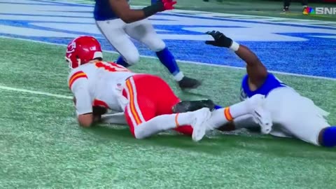 Chiefs QB Patrick Mahomes is a Baller. Watch this! 