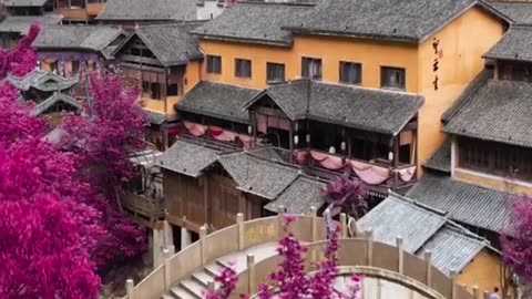 The incredible Wanxian Valley and its famous "hanging" houses