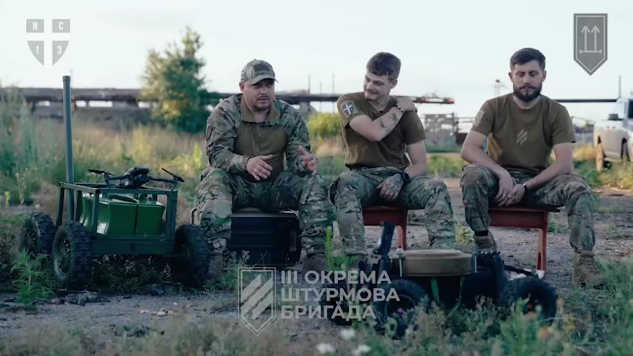 RC Drone Carrying a Massive Explosive Charge Rolls Up On Russian Positions and Detonates