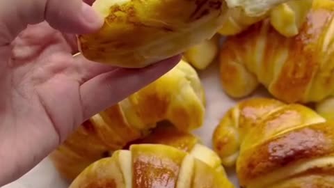 How to make croissants at home ?