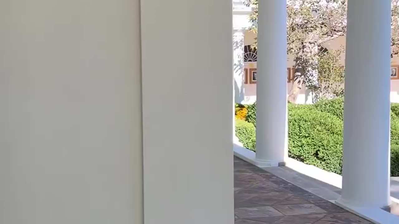 Andrea Bocelli at the White House with his song playing “Time to say Goodbye” in the background