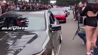Camera man knew exactly what he was doing smh