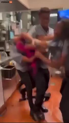 SHEBOONS ESCAPE FROM THE ZOO BACK TO AFRICA