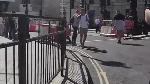 English guy snatches Palestinian flag, only to drop his phon...