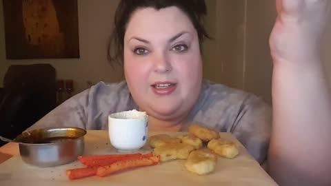FB_2017_09_02_(3)_Loads of Nuggets and Dip Sauce Mukbang(Vegan)