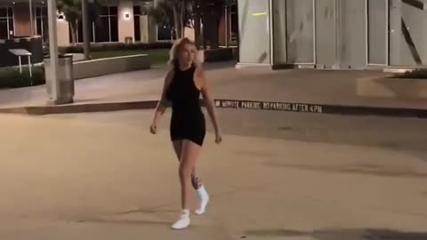 Girls beat the shit out of each other near Dallas, Texas