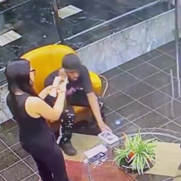 Diversity robs woman of iPhone