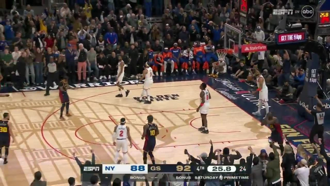 "Towns Walks Off in Frustration as Knicks Lose to Warriors After Draymond's Disrespect | NBA Drama"