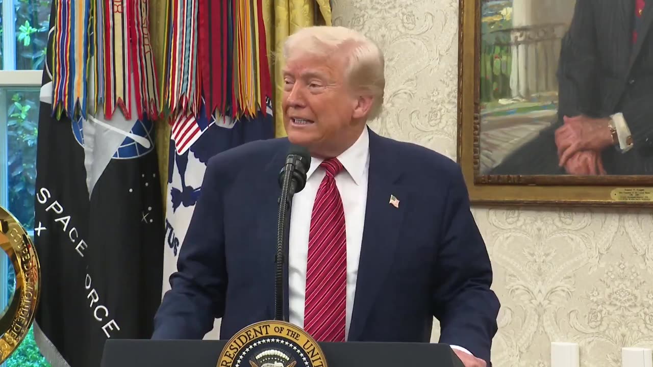 THE PEACE PRESIDENT GETS ALONG WITH EVERYBODY!!!🇺🇸