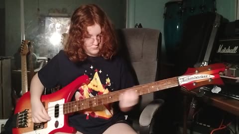 Queen Night at the Opera bass covers: #4 Your'e my Best Friend/Queen bass play along by Cara