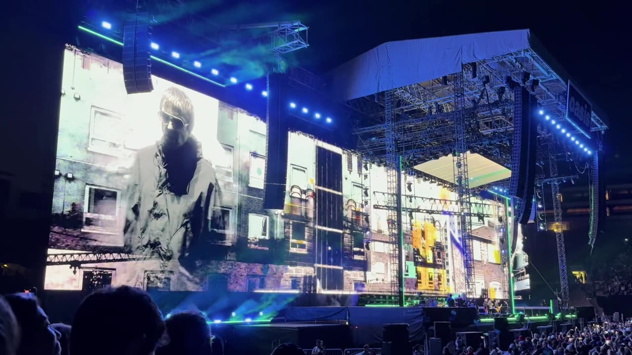 Live Forever - Oasis Live 25