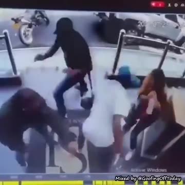 This is an robbery! Give me your money! Wrong!