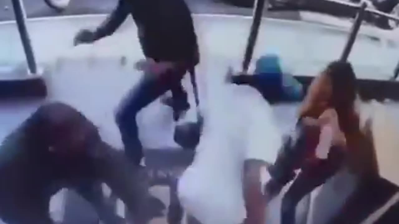 This is an robbery! Give me your money! Wrong!