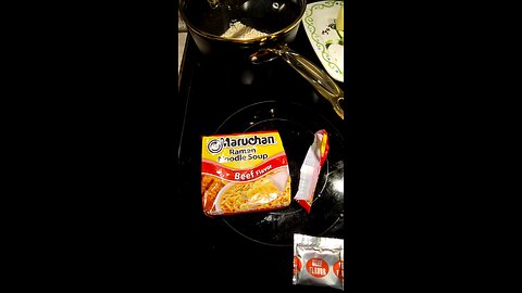 Eating Maruchan Ramen Noodle Beef Flavor, Dbn, MI, 5/23/25