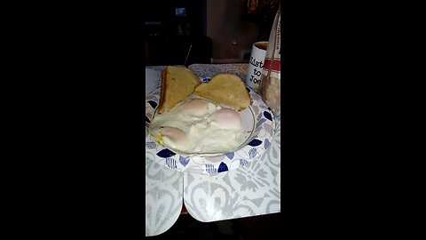 Eating Eggland's Best Eggs, Dbn, MI, 11/22/25