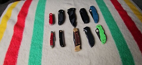 MY CURRENT EDC KNIFE ROTATION [2025]