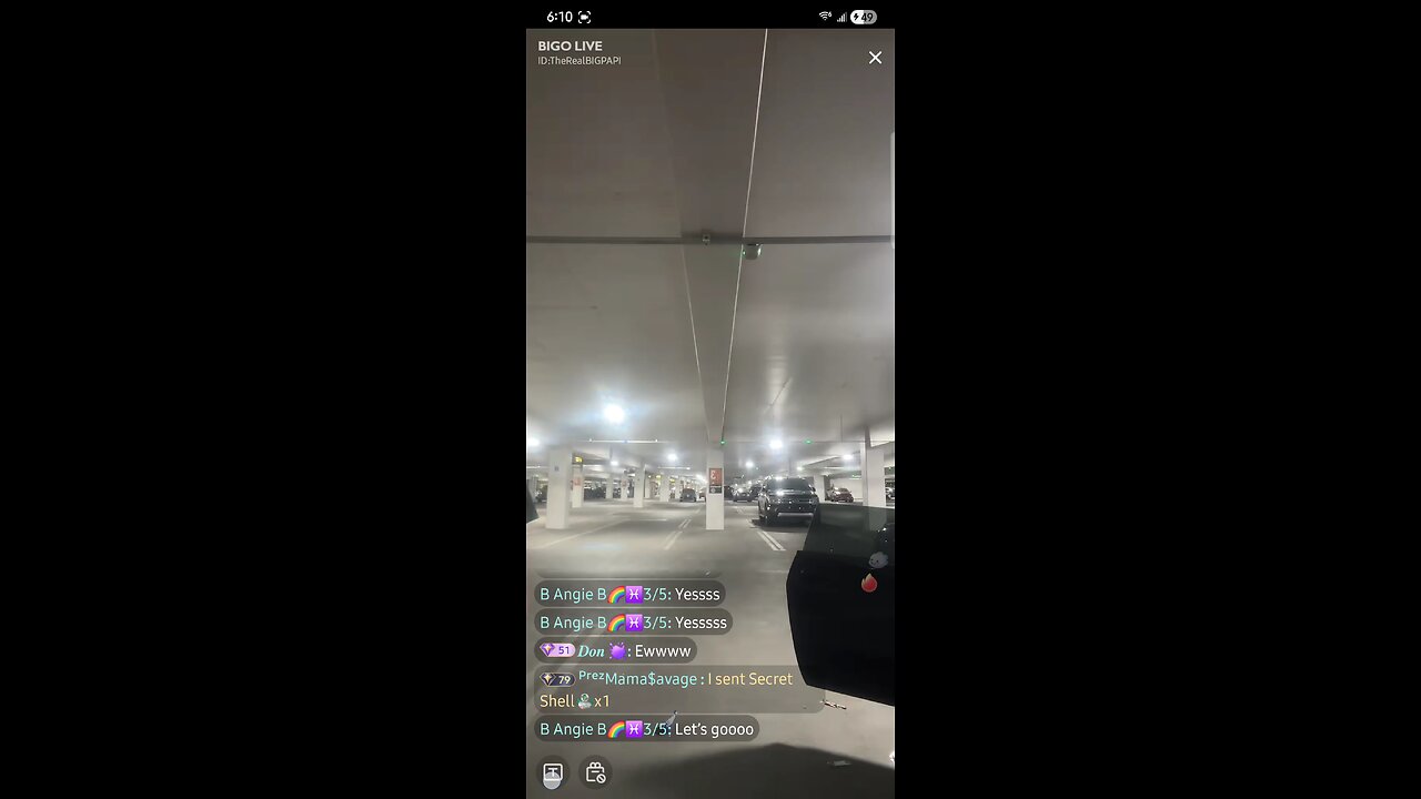 DAY 2 IN VEGAS.....MOET DANCING FOR BIG PAPI AFTER THEY DRINKS...SMH