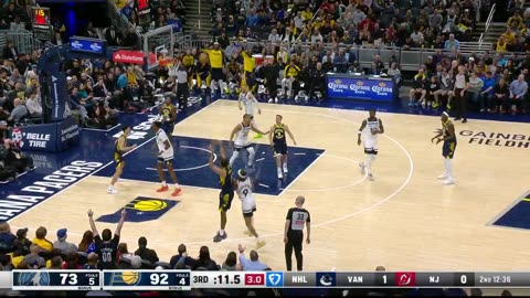 NBA Obi Toppin's 6th triple closes out a 41-point quarter for the Pacers 😳