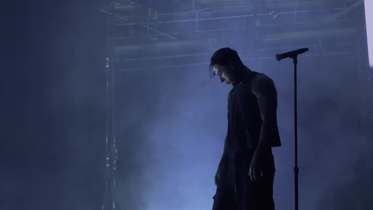 Falling in reverse - God Is A Weapon