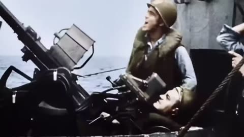 WW2 Kamikaze Attacks 神風 (Intense Footage)