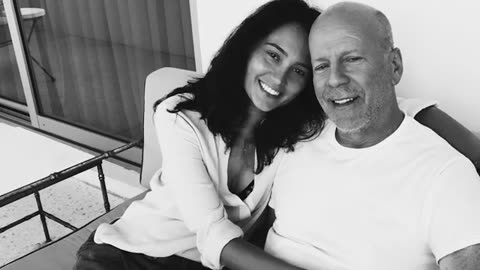 Emma Heming Willis shares the early signs of Bruce Willis' dementia