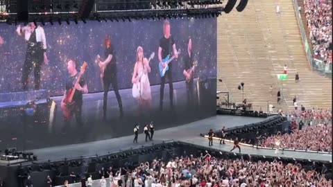 Taylor Swift - fearless/you belong with me (the eras tour Munich night 1)
