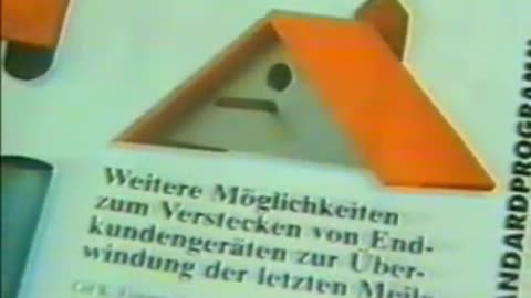 Hier sieht man Handwerker wie sie Mobilfunkantennen verbauen und tarnen.