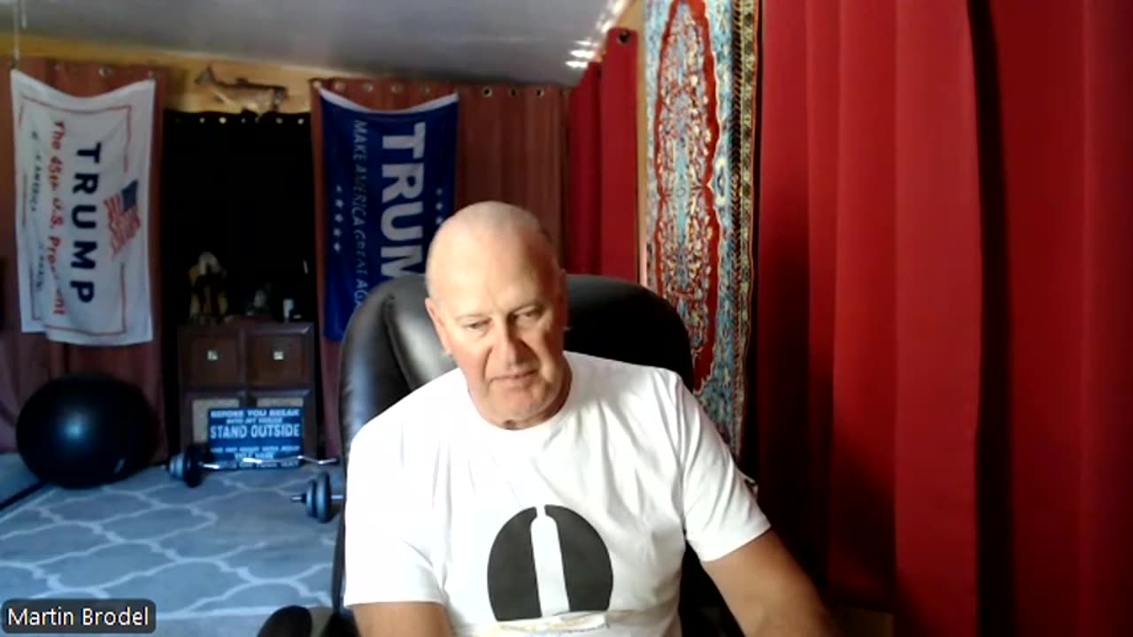 Martin Brodel - 62125 Peter reads and answers viewers comments