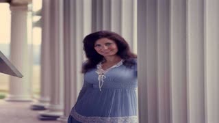 Loretta Lynn - Crawling Man