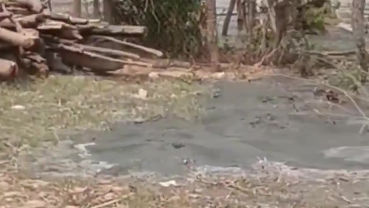 Another video showing liquefaction after the M7.7 earthquake in Myanmar...