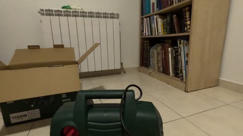 Unboxing Bosch EasyAquatak 100 high-pressure washer