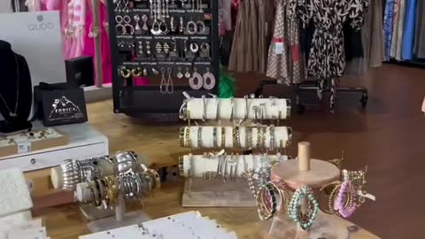 Shop Local at Apricot Lane Middletown