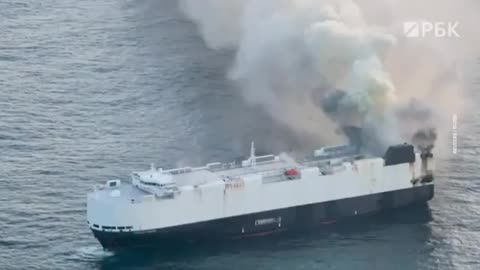 The vessel is transporting about 3,000 vehicles, including roughly 800 EVs.