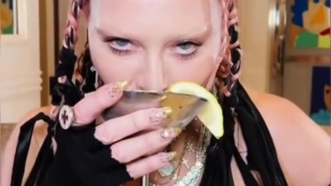 4 celebrities who made fools of themselves on stage