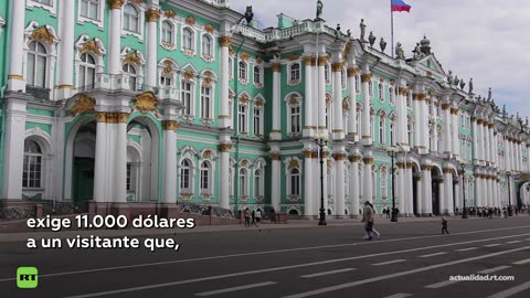 Museo exige 11.000 dólares a visitante por sentarse en trono histórico