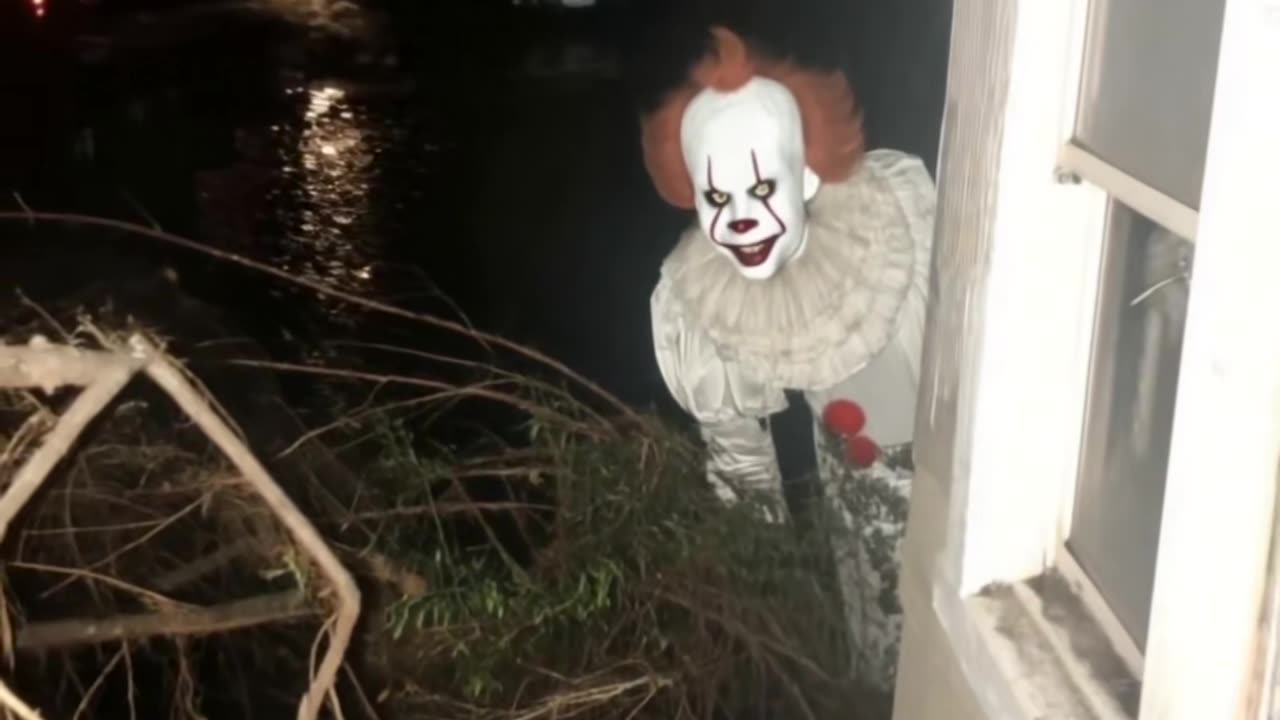 🤡👻 I'm Not Real... Or Am I? The Terrifying Truth About Pennywise | TheHauntingHour