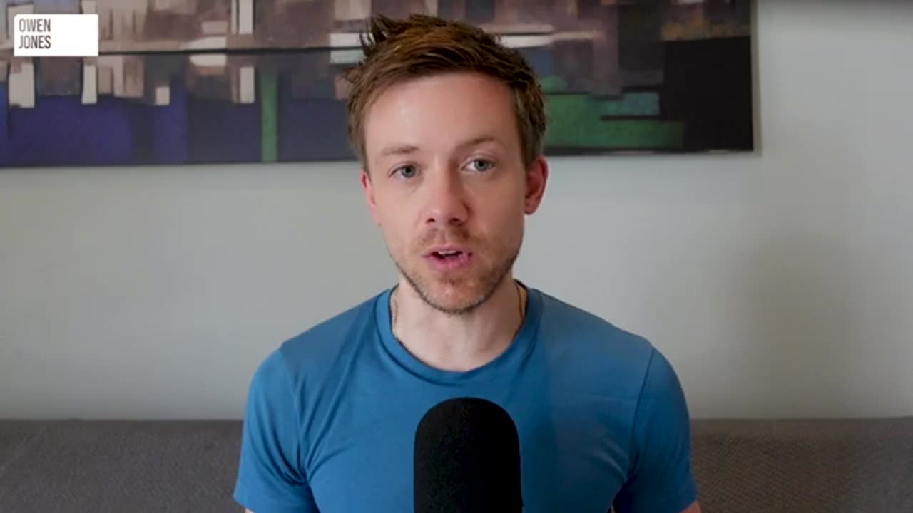 Tucker Carlson DESTROYS Iran War Stooge