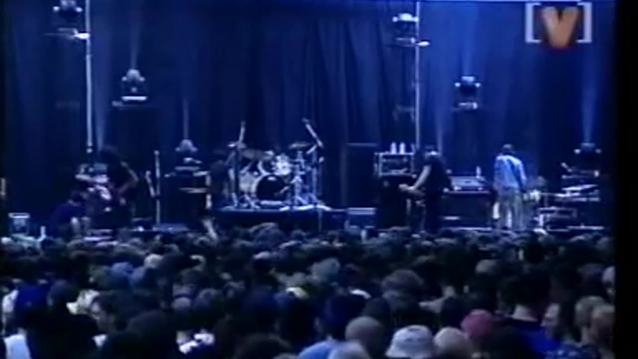 At The Drive-In - Live Big Day Out 2001 (w interview) HD