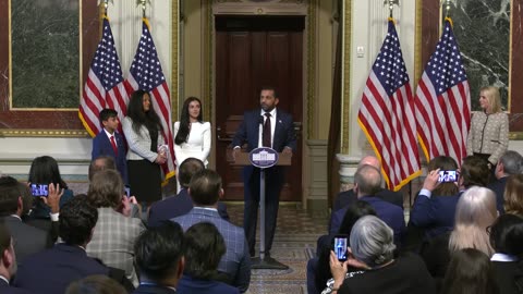 🚨 PRESIDENT TRUMP SWEARS IN KASH PATEL AS FBI DIRECTOR! 🇺🇸🏛️