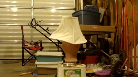 Smash yucky colored lamp